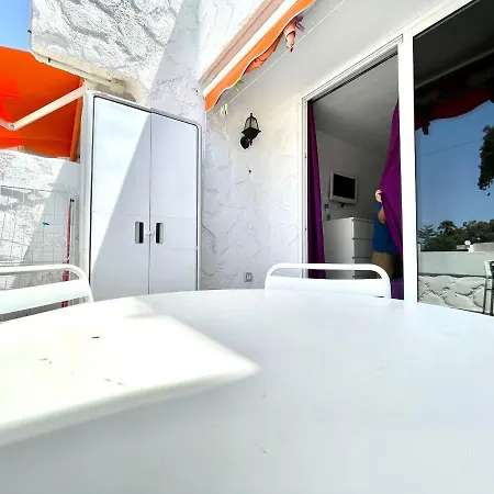Cozy With Kitchen, Wifi, Pool In Tenerife South