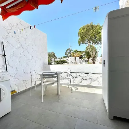 Cozy With Kitchen, Wifi, Pool In Tenerife South *